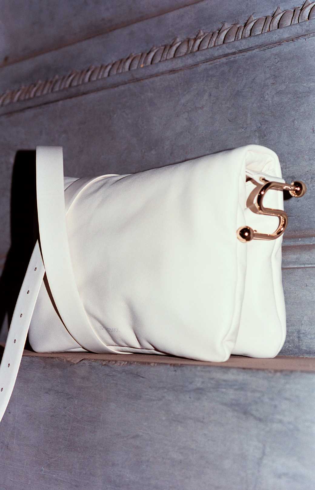 Soffy Bag: The New Envelope Bag to Carry by Hand or Over the